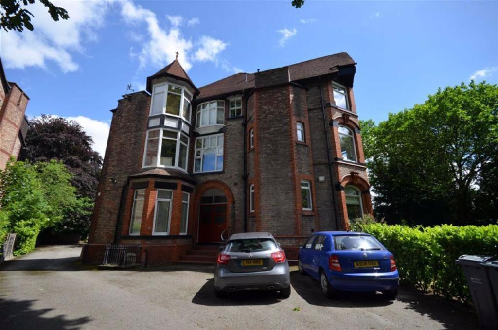 Lapwing Lane, Manchester 2 bed flat £1,250 pcm (£288 pw)