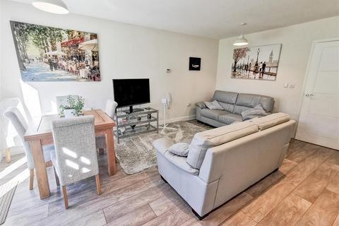 2 bedroom apartment for sale - Rose Street, Benfleet