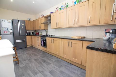6 bedroom semi-detached house for sale - Beatrice Road, Heaton