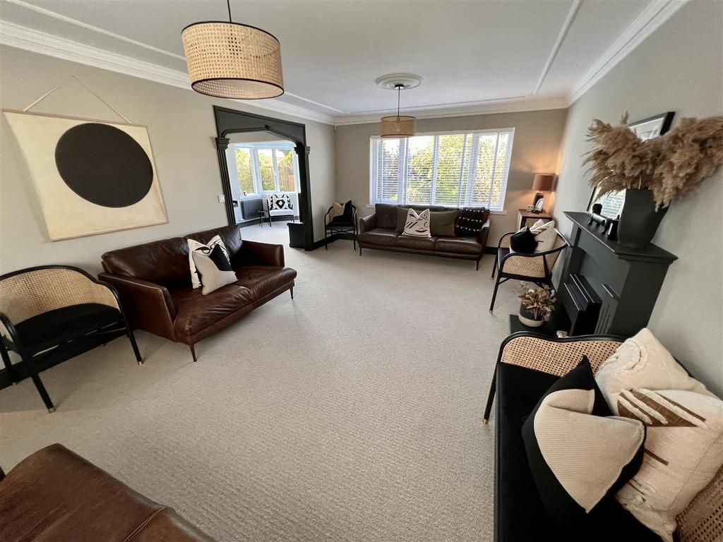 Coed Y Cadno, Cwmgwili, Llanelli 4 bed detached house for sale £449,950