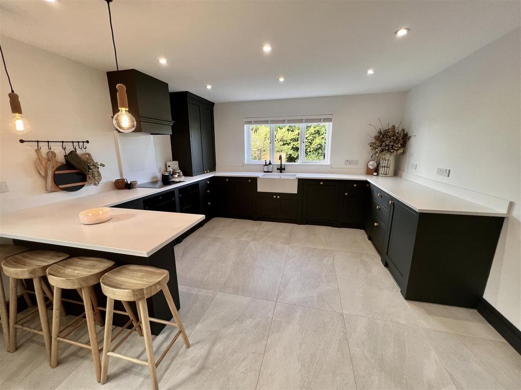 Coed Y Cadno, Cwmgwili, Llanelli 4 bed detached house for sale £449,950