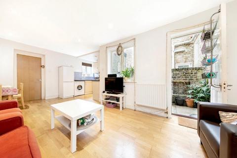 3 bedroom flat to rent, Appach Road, SW2