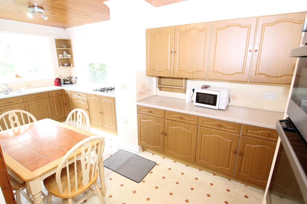 Lindrosa Road, Sutton Coldfield 3 bed house £300,000