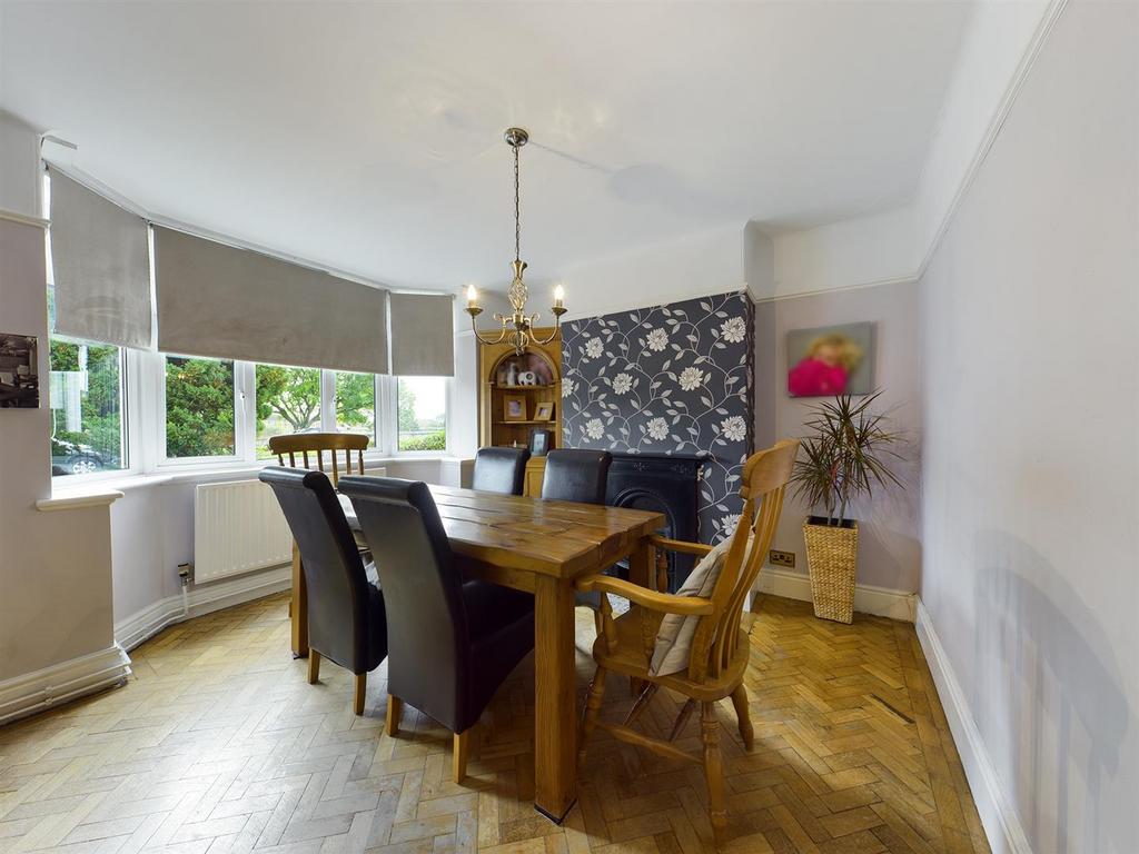 Box Lane, Wrexham 3 bed semidetached house £295,000