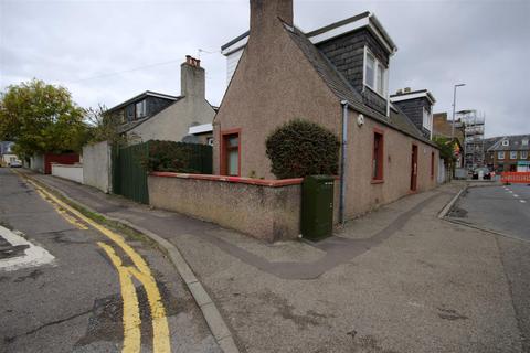 3 bedroom detached house for sale, 8 Lochalsh Road, Inverness IV3 8HU
