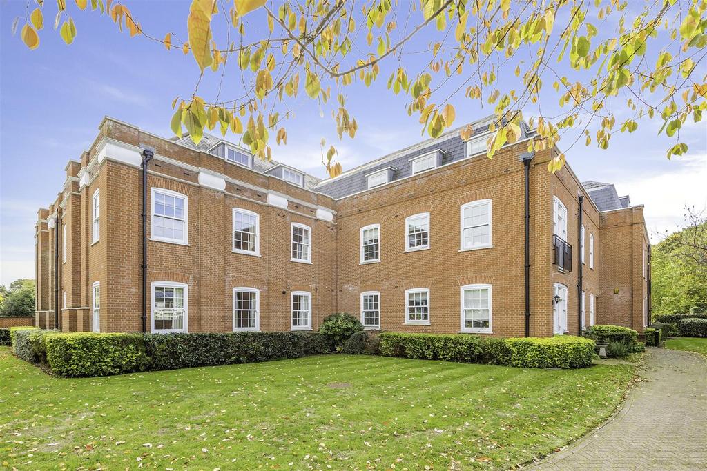 The Tracery, Banstead 3 bed apartment £550,000