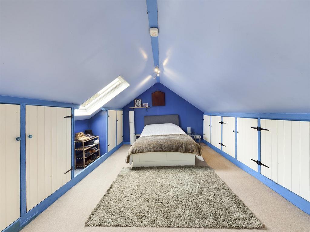 King Arthurs Drive, Strood, Rochester 3 bed detached bungalow for sale