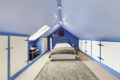 11 King Arthurs Drive, Strood, Rochester, ME2 3LZ