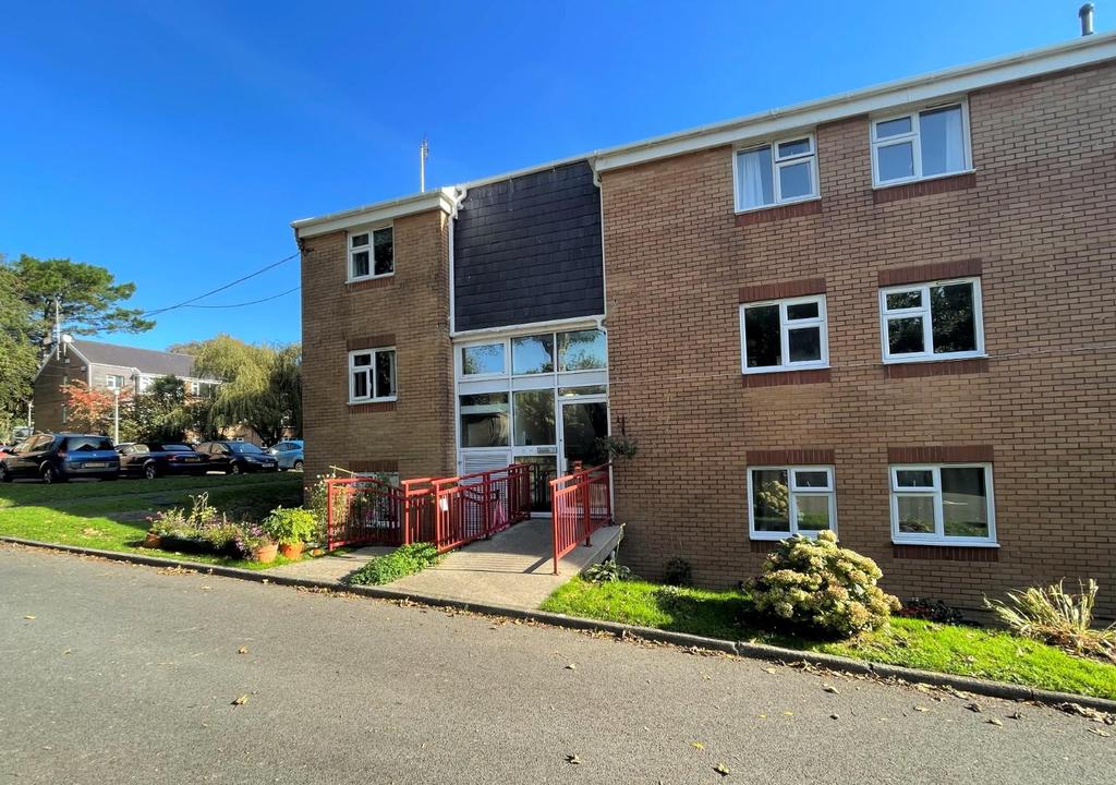 Llwyn Y Mor, Caswell, Swansea 2 bed flat £169,950