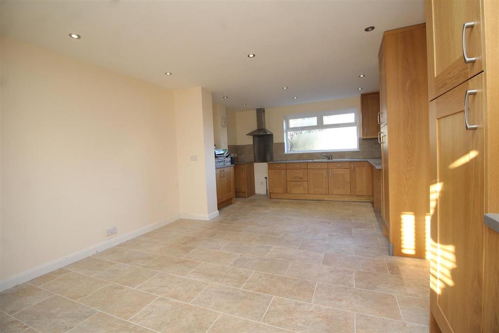 Elmore Road, Peterborough 3 bed detached house £350,000