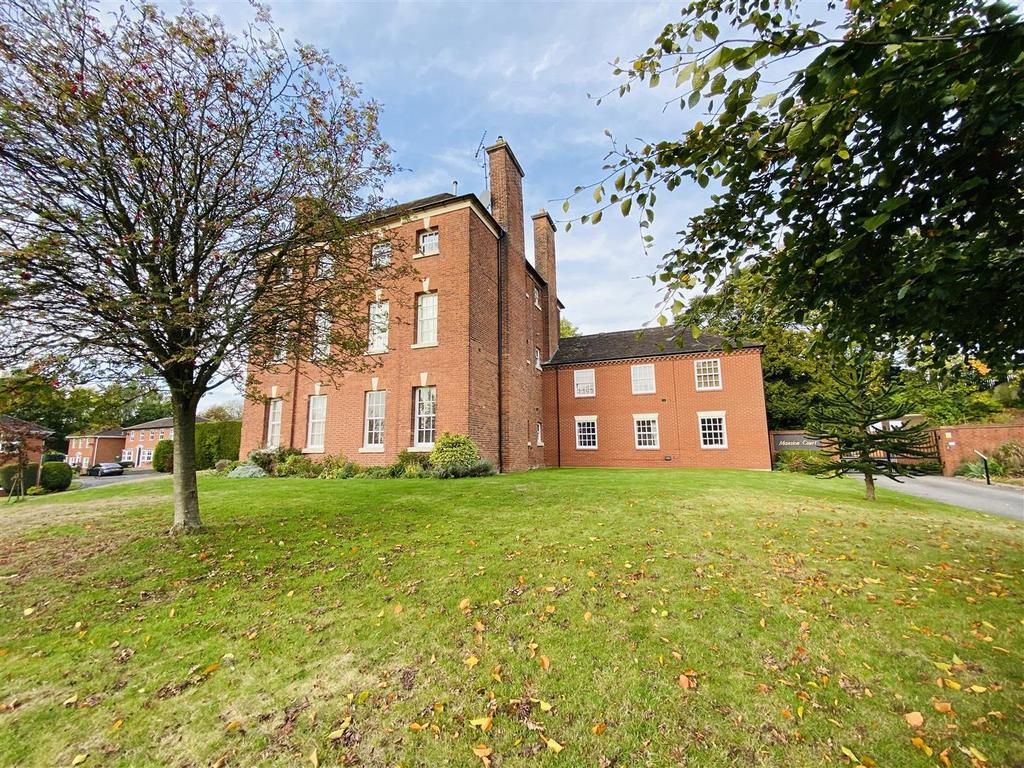 9 Mansion Court, Wombourne 2 bed flat to rent £850 pcm (£196 pw)