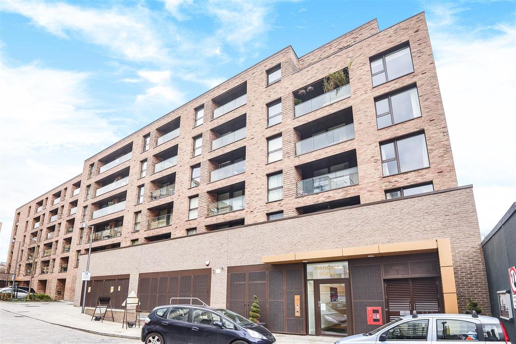 Yeoman Street, Deptford SE8 2 bed apartment £2,300 pcm (£531 pw)