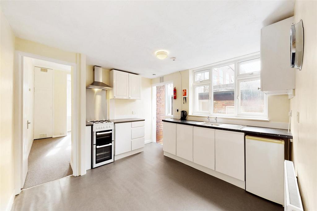 Furness Road, Kensal Green 2 bed for sale £500,000