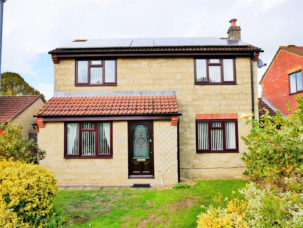 Wenhill Heights, Calne 3 bed detached house £350,000