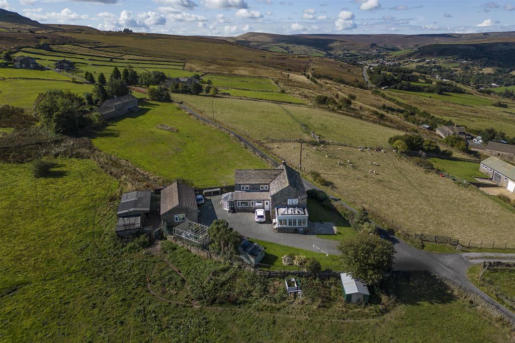 Lower Tom Pitts Farm, Chain Road, Slaithwaite 5 bed detached house for