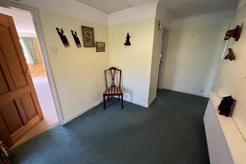 2 bedroom detached bungalow for sale - Rhodesway, Heswall, Wirral