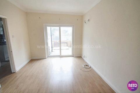 2 bedroom maisonette to rent, Fairfax Drive, Westcliff On Sea