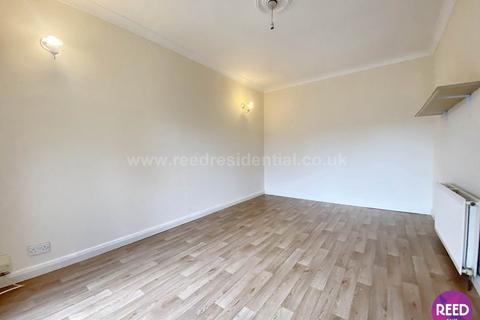2 bedroom maisonette to rent, Fairfax Drive, Westcliff On Sea
