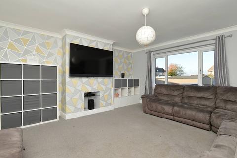 15 Park Crescent, Easthouses, Dalkeith, EH22 4EE