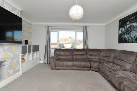 15 Park Crescent, Easthouses, Dalkeith, EH22 4EE