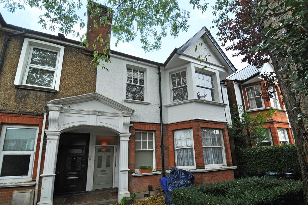 Panmuir Road Raynes Park SW20 4 bed £4,000 pcm (£923 pw)