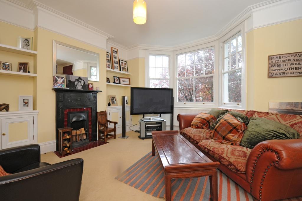 Panmuir Road Raynes Park SW20 4 bed £4,000 pcm (£923 pw)