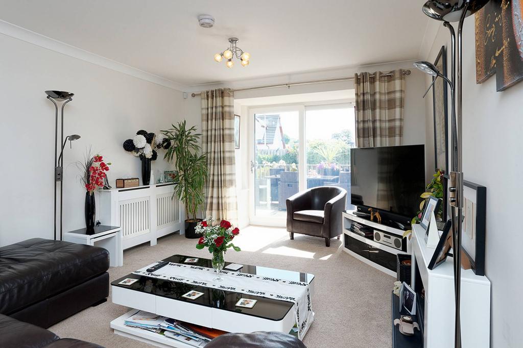 77 Goremire Road, Carluke, ML8 4PF 3 bed detached house £250,000