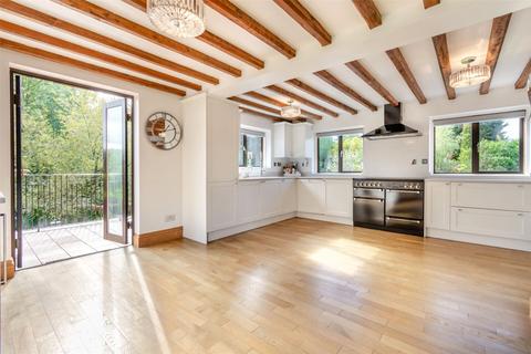 Bushylees Farm House Pear Tree Lane, Shorne, Gravesend, DA12 3JX