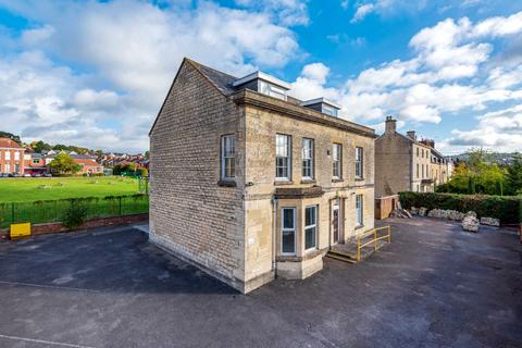 8 bedroom detached house for sale - Cainscross, Stroud.