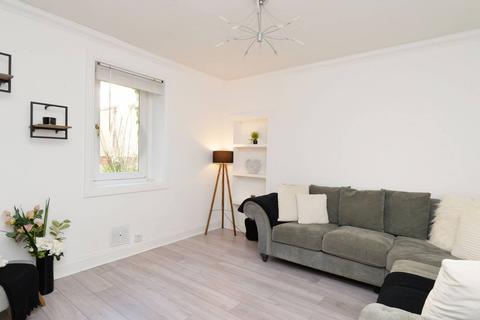1 Baberton Square, Juniper Green, EH14 5DP