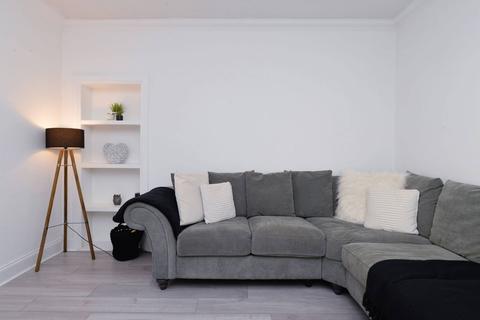 1 Baberton Square, Juniper Green, EH14 5DP