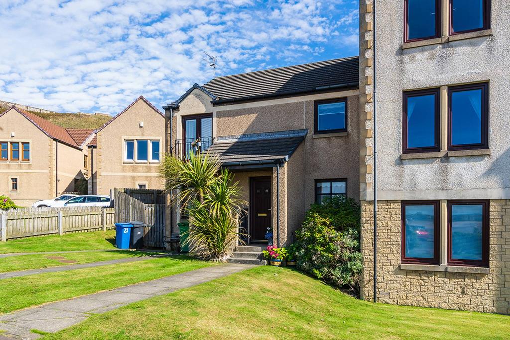 22 Pettycur Bay, Kinghorn, KY3 9SB 2 bed flat £157,000