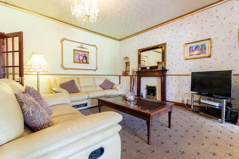 4 bedroom bungalow for sale - 20 Nantwich Drive, Craigentinny, Edinburgh, EH7 6QS