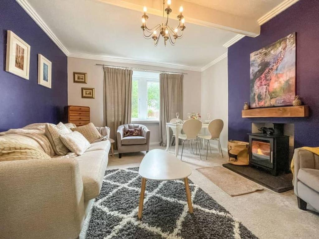 13 Murray Road, Dornoch, IV25 3LB 3 bed semidetached house £165,000