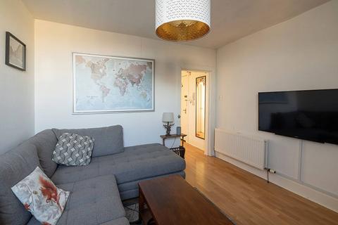 1 bedroom flat for sale, Top floor right  12 Broomhill Road, Aberdeen, AB10 6HS