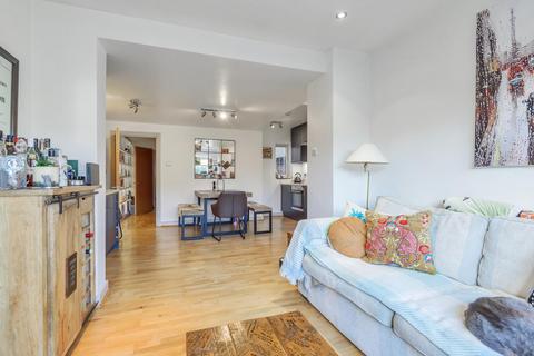 121a Alexandra Road, London, SW19 7JY
