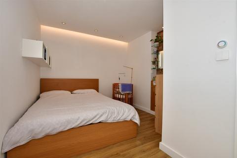 22 Clendon Way, London, SE18 7DR