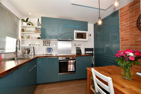 22 Clendon Way, London, SE18 7DR