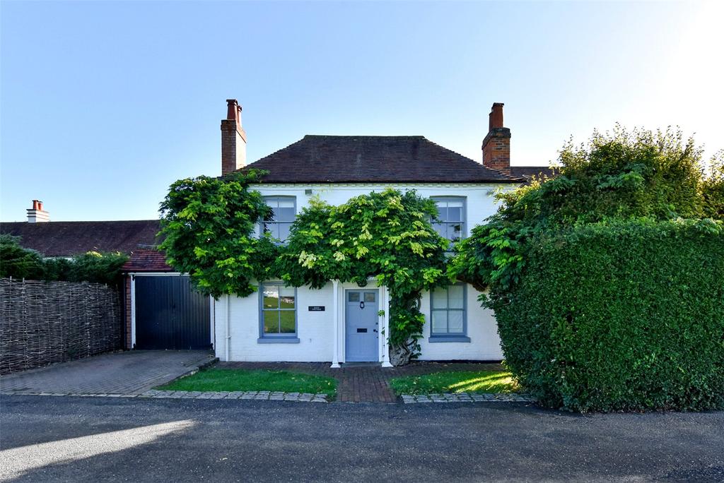 Jubilee Road, Littlewick Green... 3 bed detached house £3,750 pcm (£