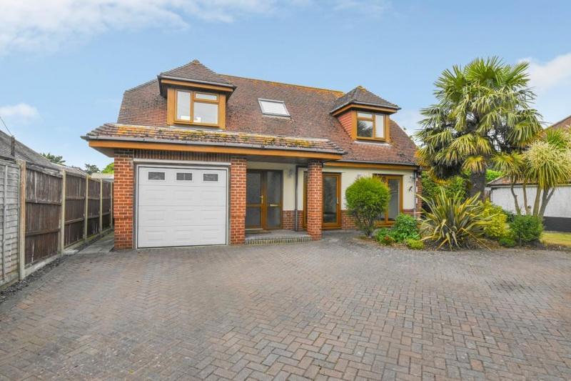 West Moors BH22 0AY 3 bed house £1,350 pcm (£312 pw)