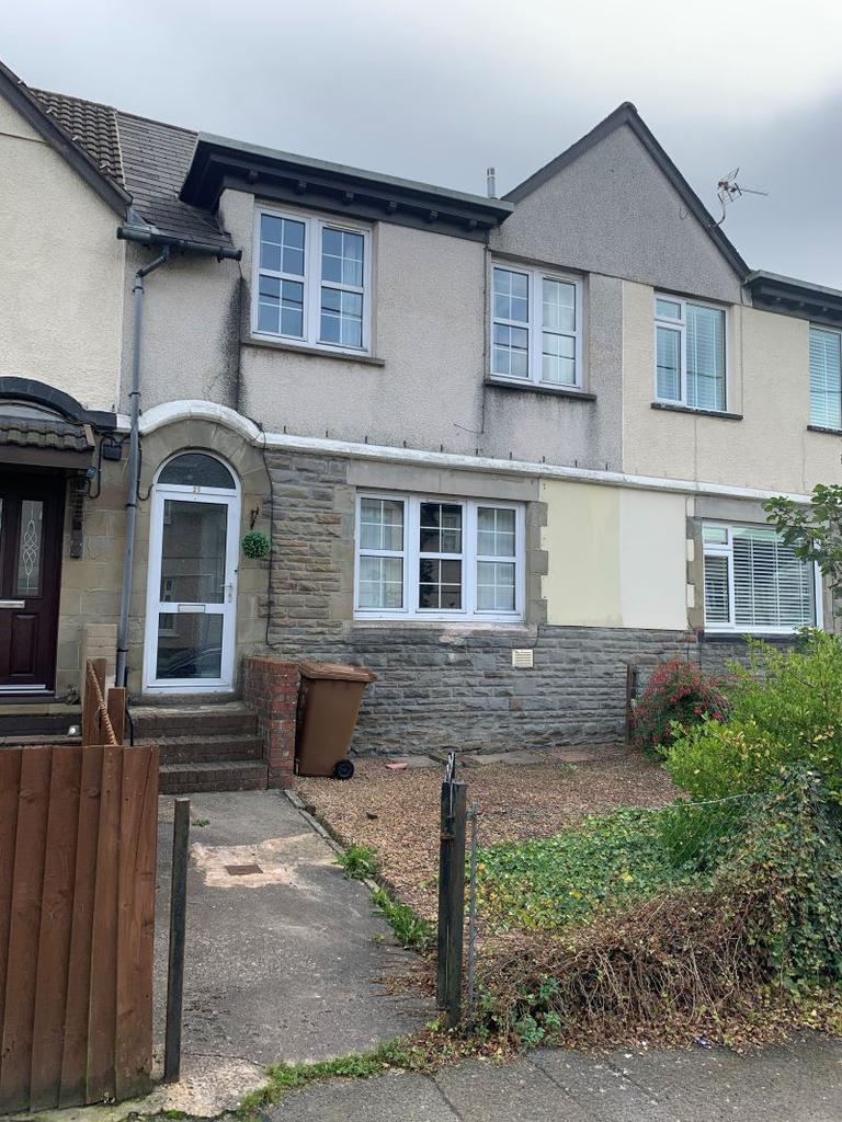 21 Markham Crescent, Oakdale, Blackwood, Gwent, NP12 0JN 3 bed terraced