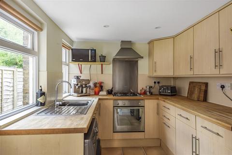 33 Lion Lane, Haslemere, GU27 1JF
