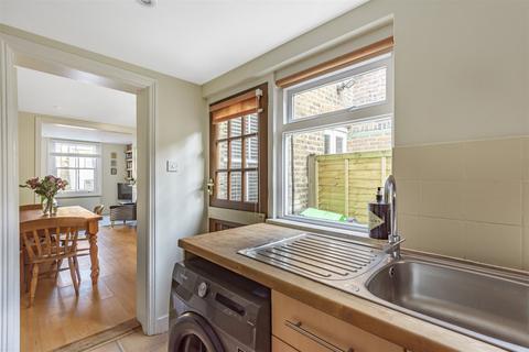 33 Lion Lane, Haslemere, GU27 1JF