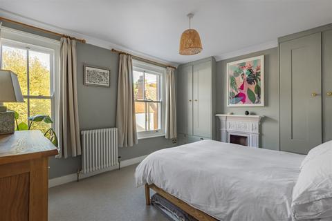 33 Lion Lane, Haslemere, GU27 1JF