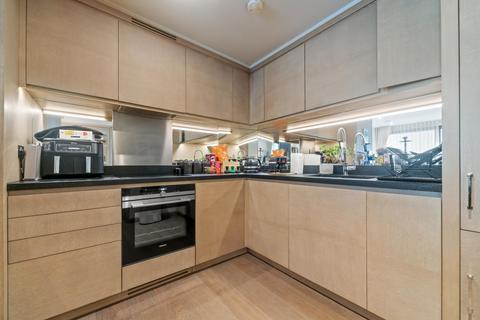 2 bedroom apartment to rent - Legacy Building, Embassy Gardens, London, SW11