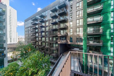 2 bedroom apartment to rent - Legacy Building, Embassy Gardens, London, SW11