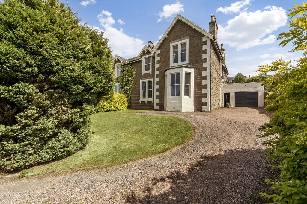 96 Tay Street, NewportonTay DD6 8AS 4 bed semidetached house £440,000