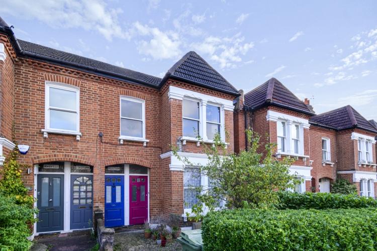 Telford Avenue Telford Park SW2 2 bed flat £1,750 pcm (£404 pw)