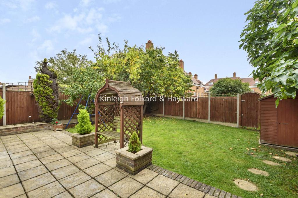 Kingsgate Avenue, Finchley 4 bed semidetached house £1,250,000