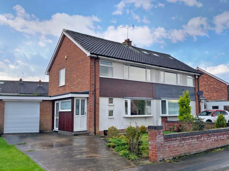 BRAMLEY GARTH, HEWORTH, YORK, YO31 0PG 3 bed semidetached house £